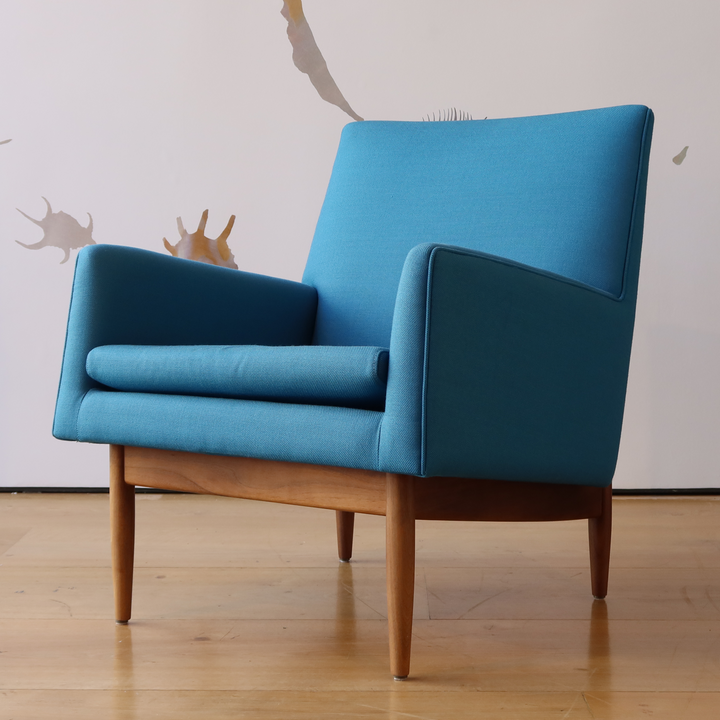 Risom U380 Lounge Chair - Showroom Model