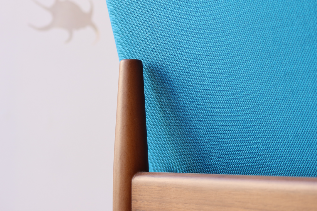Risom U380 Lounge Chair - Showroom Model